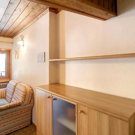 Ostaria Apartment *